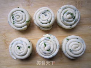 椒香葱花饼的做法步骤：9