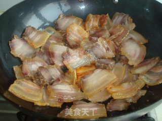 香味浓郁的青萝卜炖腊肉的做法步骤：5