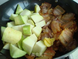 香味浓郁的青萝卜炖腊肉的做法步骤：6