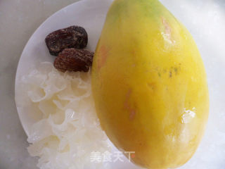 木瓜银耳蜜枣羹的做法步骤：1