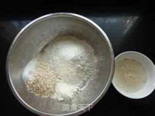 杂粮美食------麦片馒头的做法步骤：1