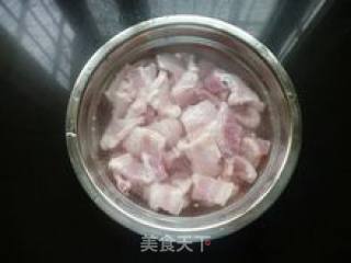 粽叶粉蒸肉的做法步骤：1