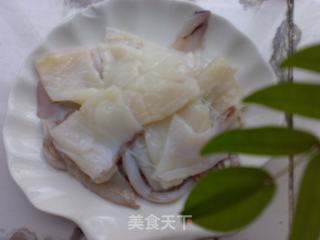 凉拌鱿鱼的做法步骤：1
