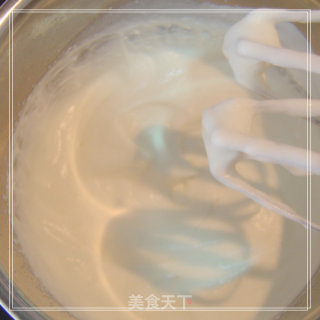 原来名气很大的蛋糕做起来却很简单------黑森林蛋糕的做法步骤：11