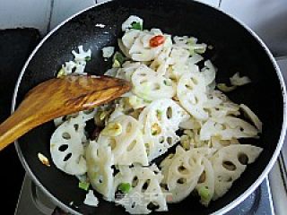鱼香藕片的做法步骤：9
