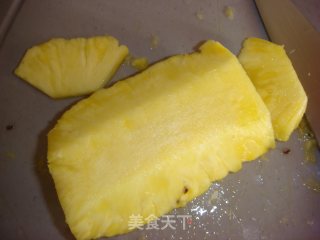 酒香烤菠萝的做法步骤：1