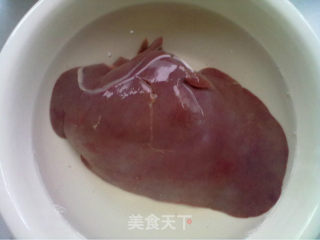 酱爆猪肝的做法步骤：1