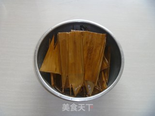 黑香糯米粽的做法步骤：3