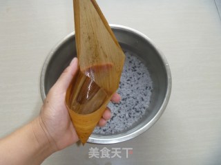 黑香糯米粽的做法步骤：4