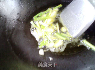 丝瓜炒馓子的做法步骤：2