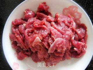 芒果炒牛肉的做法步骤：1