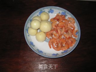 蒜子煎虾的做法步骤：1
