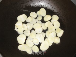 蒜子煎虾的做法步骤：2