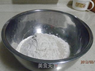 披萨的做法步骤：1