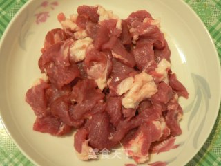 微波炉烤羊肉串的做法步骤：1