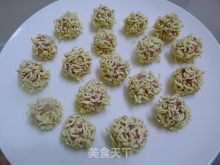 泡面虾球的做法步骤：8
