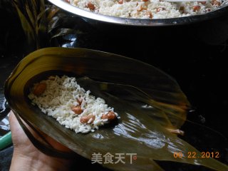 广式花生蛋黄粽的做法步骤：8
