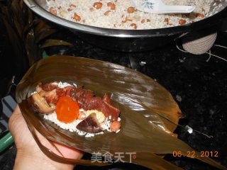 广式花生蛋黄粽的做法步骤：9