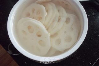 辣椒炒莲藕的做法步骤：3