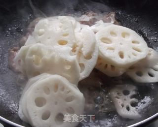 辣椒炒莲藕的做法步骤：5
