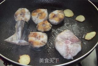 煎马鲛鱼的做法步骤：4