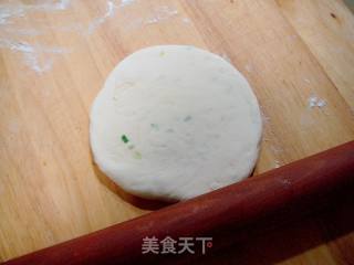 家常葱油饼的做法步骤：10