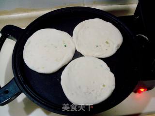 家常葱油饼的做法步骤：11