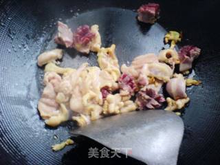 紫甘蓝炒鸡杂的做法步骤：5