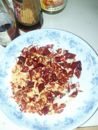 麻辣小龙虾的做法（发现新大陆！）的做法步骤：1