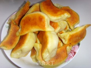 漂亮的水煎饺的做法步骤：13