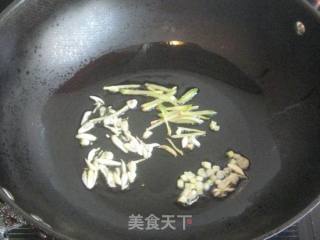 石榴花炒腊肉的做法步骤：8