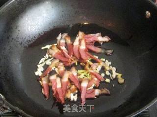 石榴花炒腊肉的做法步骤：9