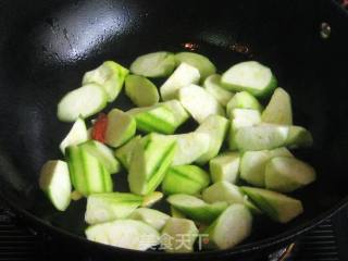 辣味丝瓜毛豆炒海虾的做法步骤：4