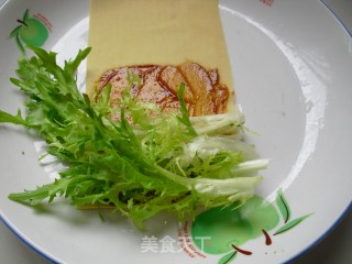 豆皮苦菊卷的做法步骤：5