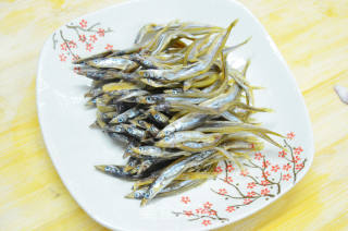豉香红油面条鱼的做法步骤：2