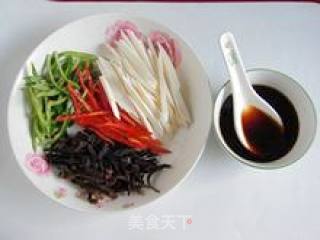 不败的经典家常-----鱼香肉丝的做法步骤：4