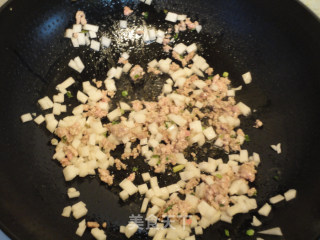 白萝卜肉末米粥的做法步骤：6