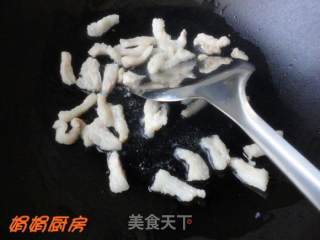 蒜苗木耳炒肉丝的做法步骤：2