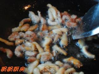 蒜苗木耳炒肉丝的做法步骤：3