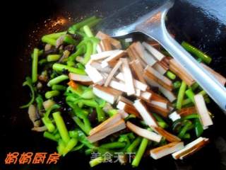 蒜苗木耳炒肉丝的做法步骤：5
