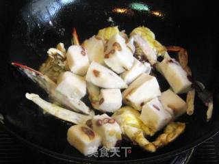 梭子蟹炒赤豆糕的做法步骤：5