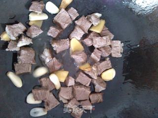 牛肉烧土豆的做法步骤：5