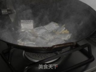 红烧带鱼的做法步骤：2