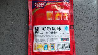烤箱版可乐鸡翅的做法步骤：1
