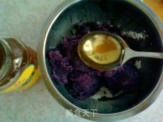 蜂蜜紫薯豆沙饼的做法步骤：4