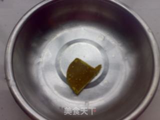 一虾两味之咖喱粉丝鲜虾煲的做法步骤：1
