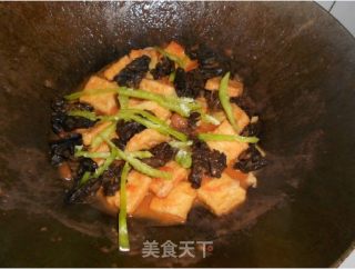 木耳烩豆腐的做法步骤：6