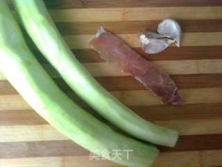 丝瓜火腿汤——适合夏天的清爽感觉的做法步骤：1