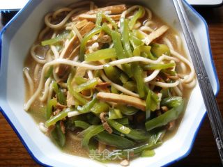 青椒香干肉丝面的做法步骤：4