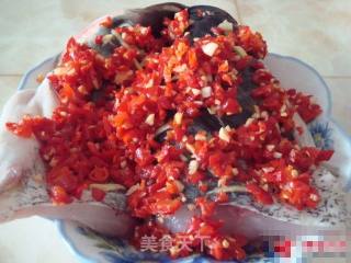 剁椒鱼头：菠菜面的做法步骤：4